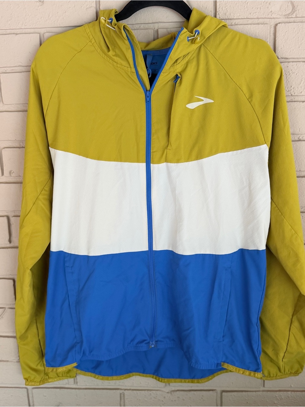 Brooks Jacket Mens Medium Canopy Packable Windbreaker Full Zip Hiking Running